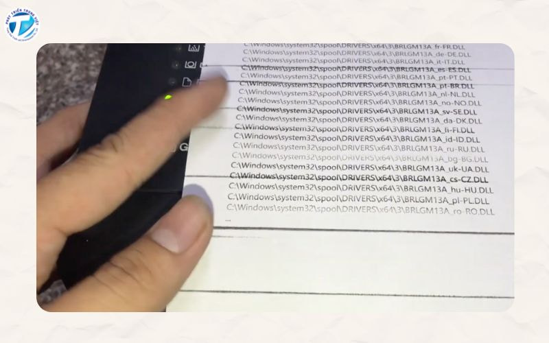 Xuất hiện vệt trắng hoặc sọc ngang trên giấy in